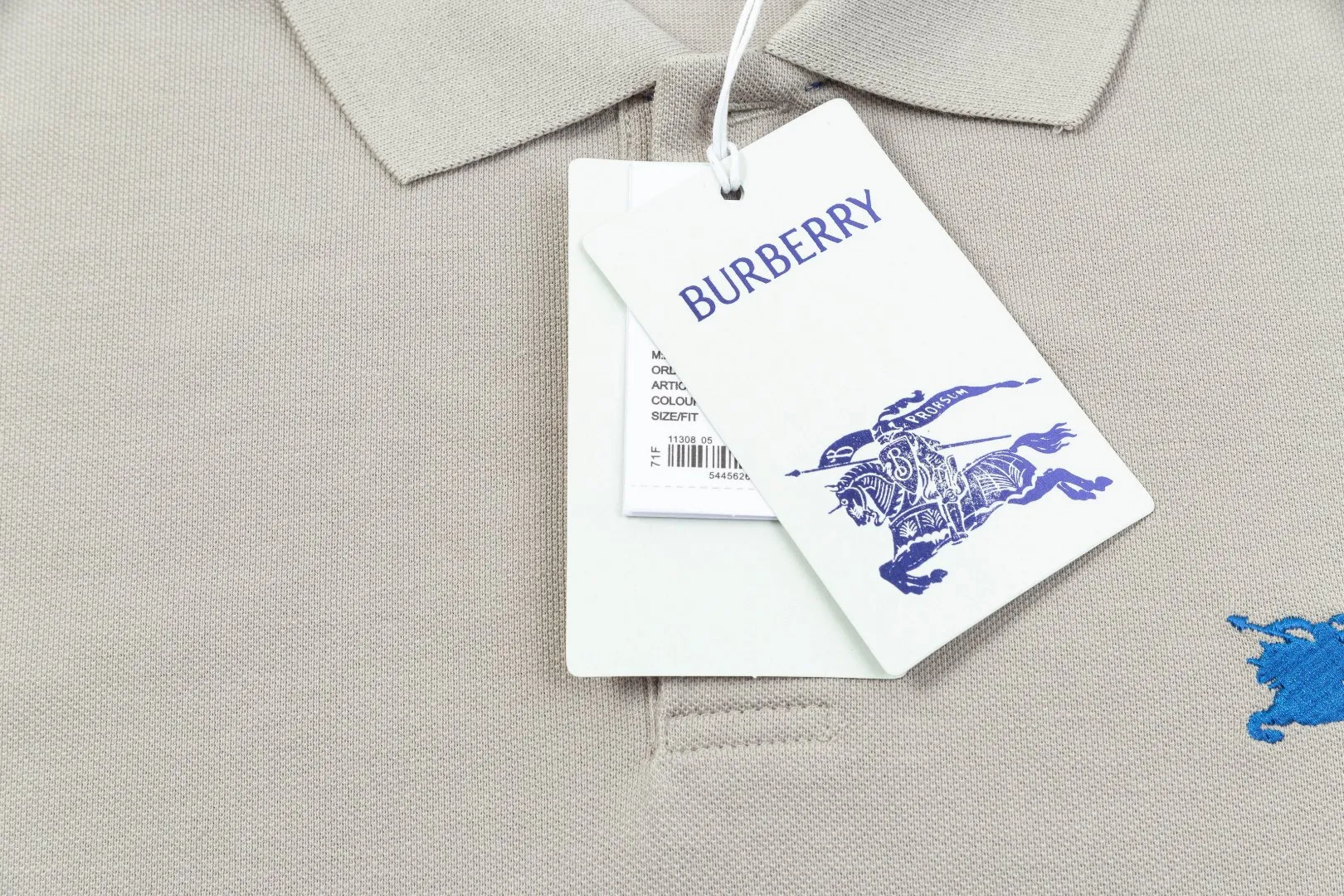 ：BURBERRY ： ：230 ：Black White Blue Size：M-XXL 1：1 LOGO Premium Polo ， ， 。 （EKD） ， 。 Burberry Classic Series， 。 – – （EKD） – 100% – ：100% ；100% – ： – ​